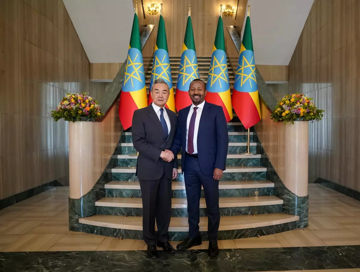 Çin Dışişleri Bakanı, Etiyopya Başbakanı ile Görüştü