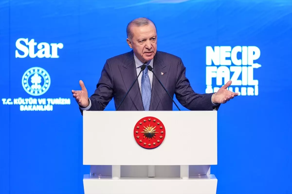 Cumhurbaşkanı Erdoğan: 'Türkiye dış politika, savunma sanayisi ve ekonomide olduğu gibi kültür sanatta da zincirlerini parçalıyor.