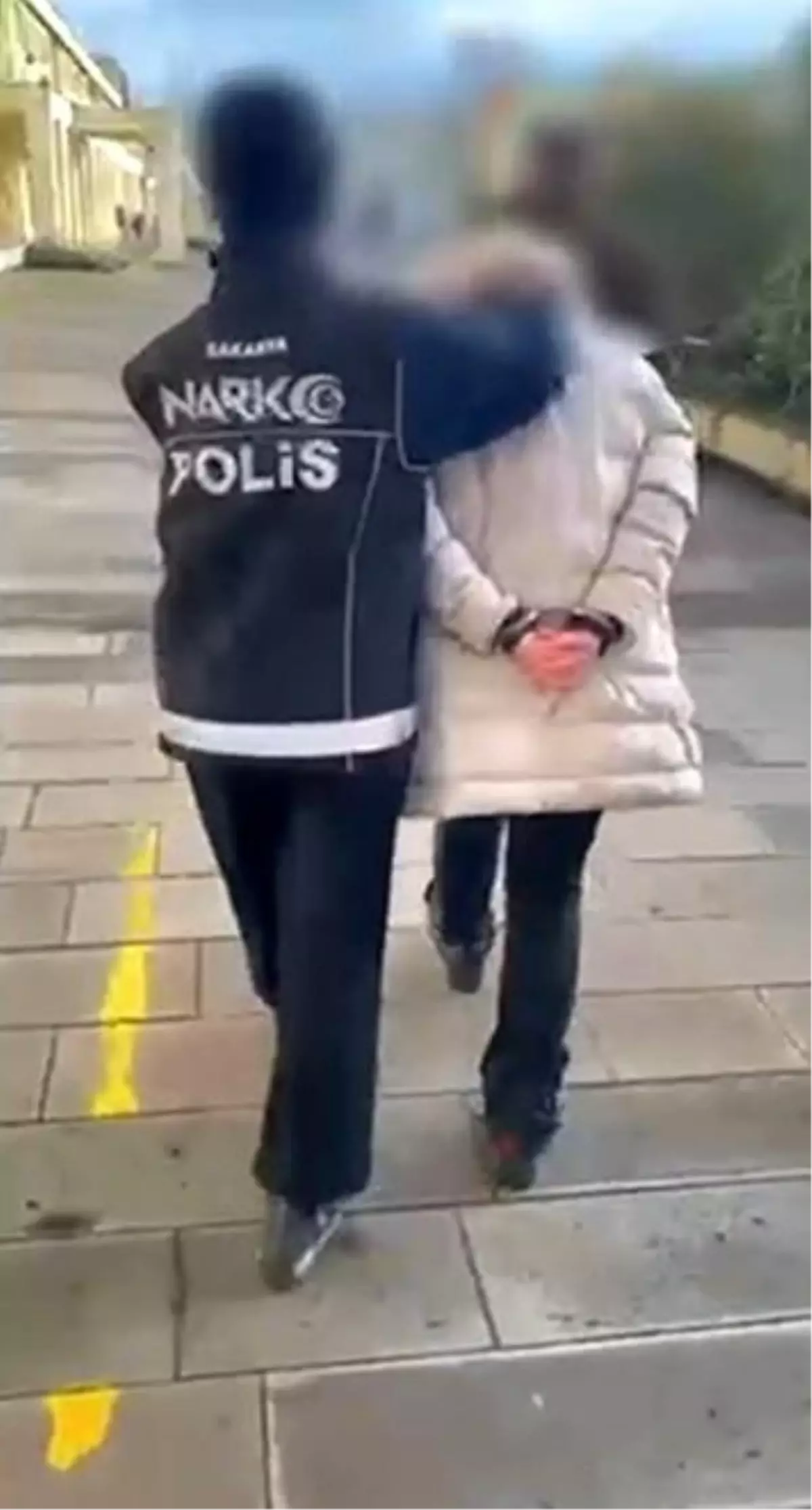 Diyarbakır'dan İstanbul'a uyuşturucu taşıyan kadın Sakarya'da yakalandı