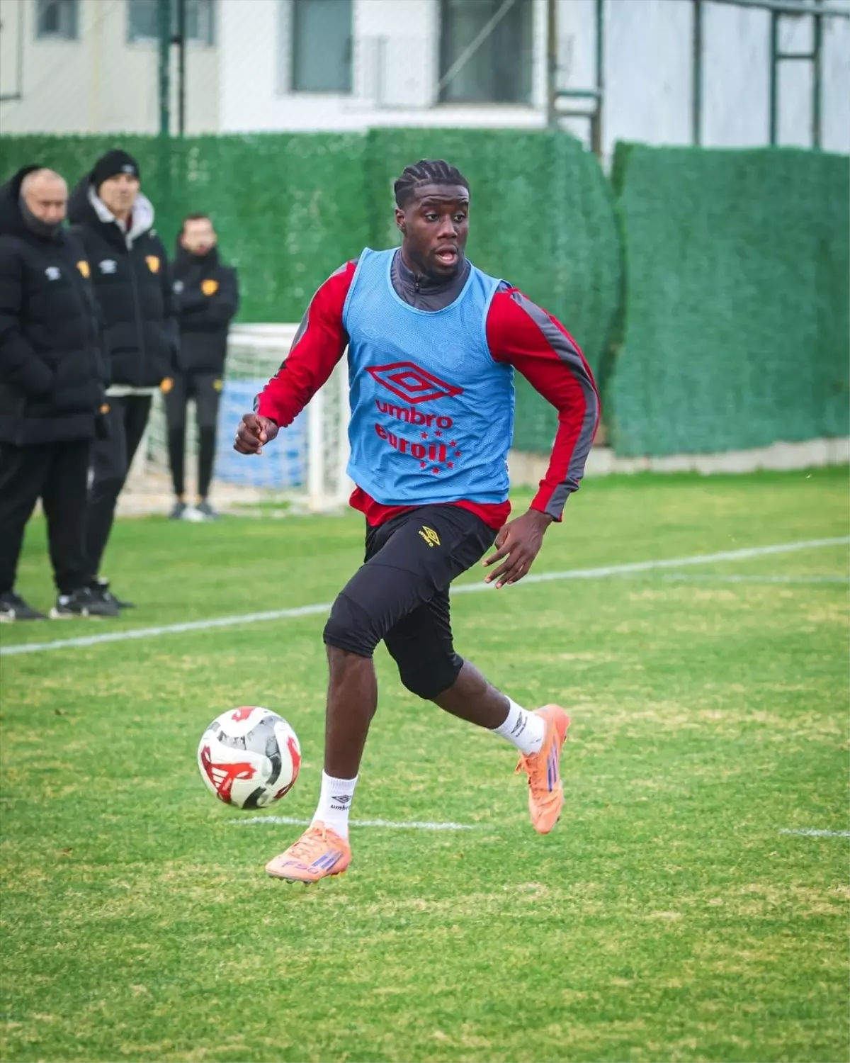 Göztepe, ikinci yarı hazırlıklarını sürdürdü