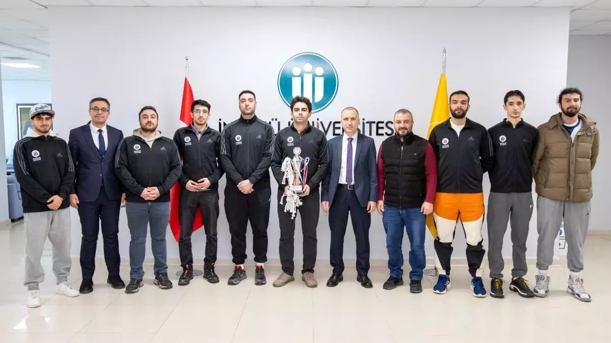 İnönü Üniversitesi Basketbol takımı şampiyon oldu