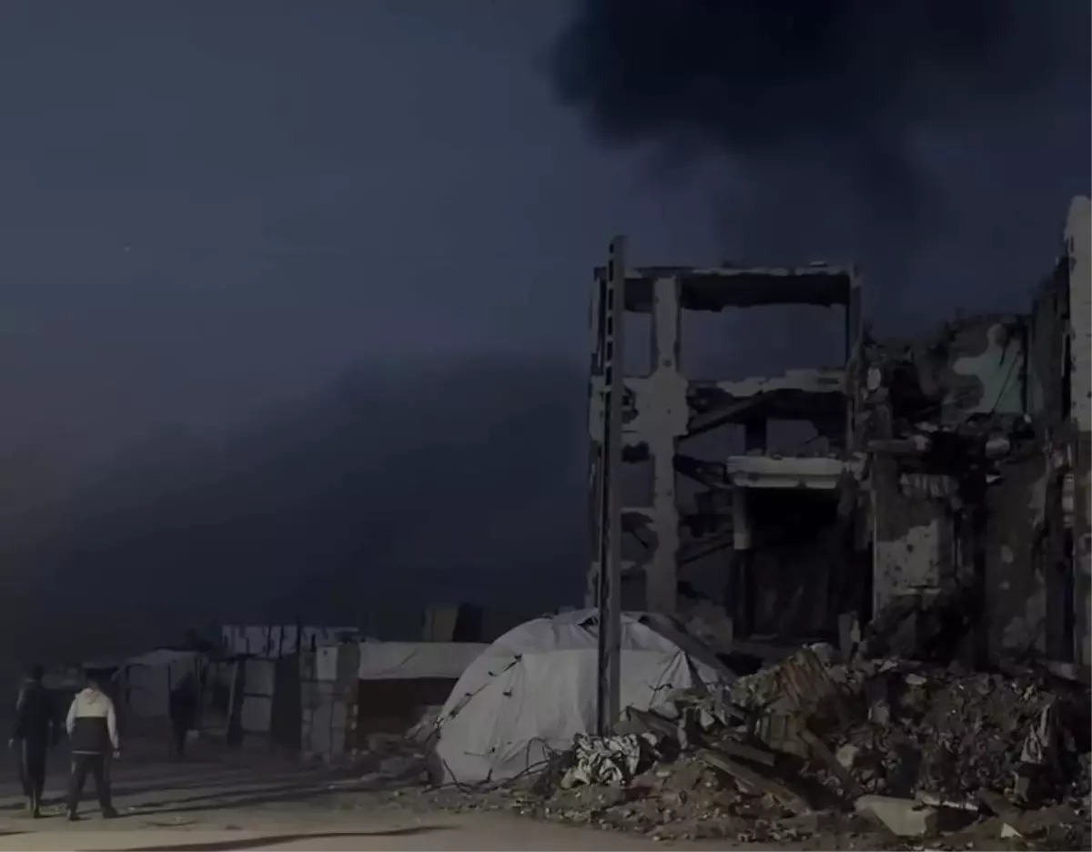 İsrail'in, Gazze'ye düzenlediği hava saldırısında 4 Filistinli hayatını kaybetti