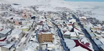 Karlıova'da kar yağışı etkili oluyor