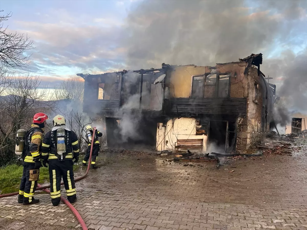 Kocaeli'de müstakil evde çıkan yangın söndürüldü