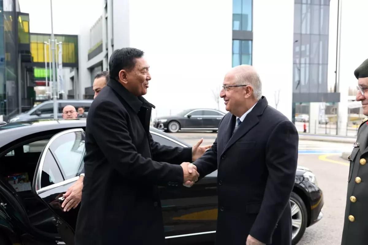 Milli Savunma Bakanı Güler ve Endonezyalı mevkidaşı Sjamsoeddin ile ASELSAN'a ziyaret