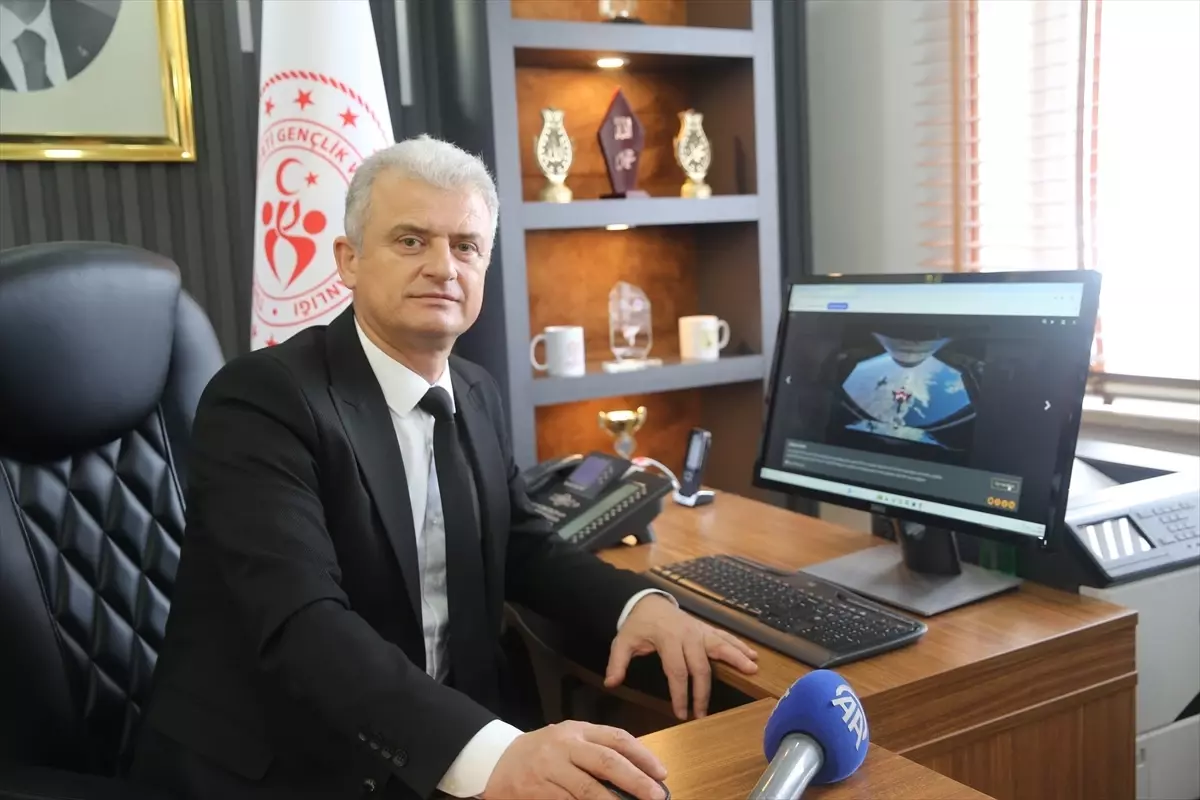 Muş Gençlik ve Spor Müdürü Kılıç, AA'nın "Yılın Kareleri" oylamasına katıldı