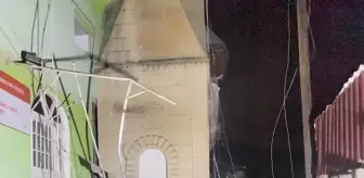 Niğde'de fırtına nedeniyle köy camisinin minaresi yıkıldı