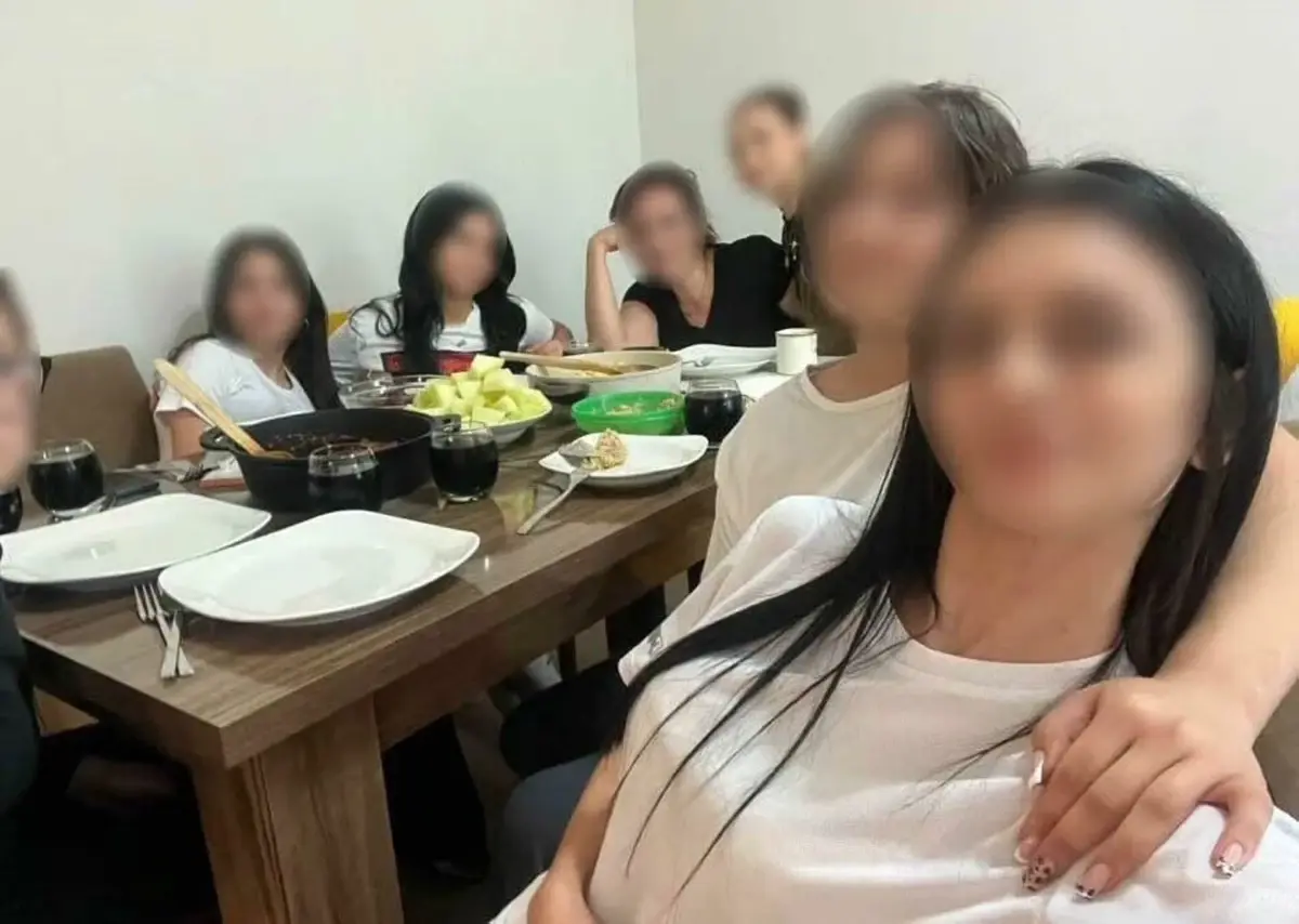 İzmir'de öğretmen, 6 kız öğrenciyi ders saatinde evine temizlik yapmaya götürdü iddiasıyla gözaltına alındı