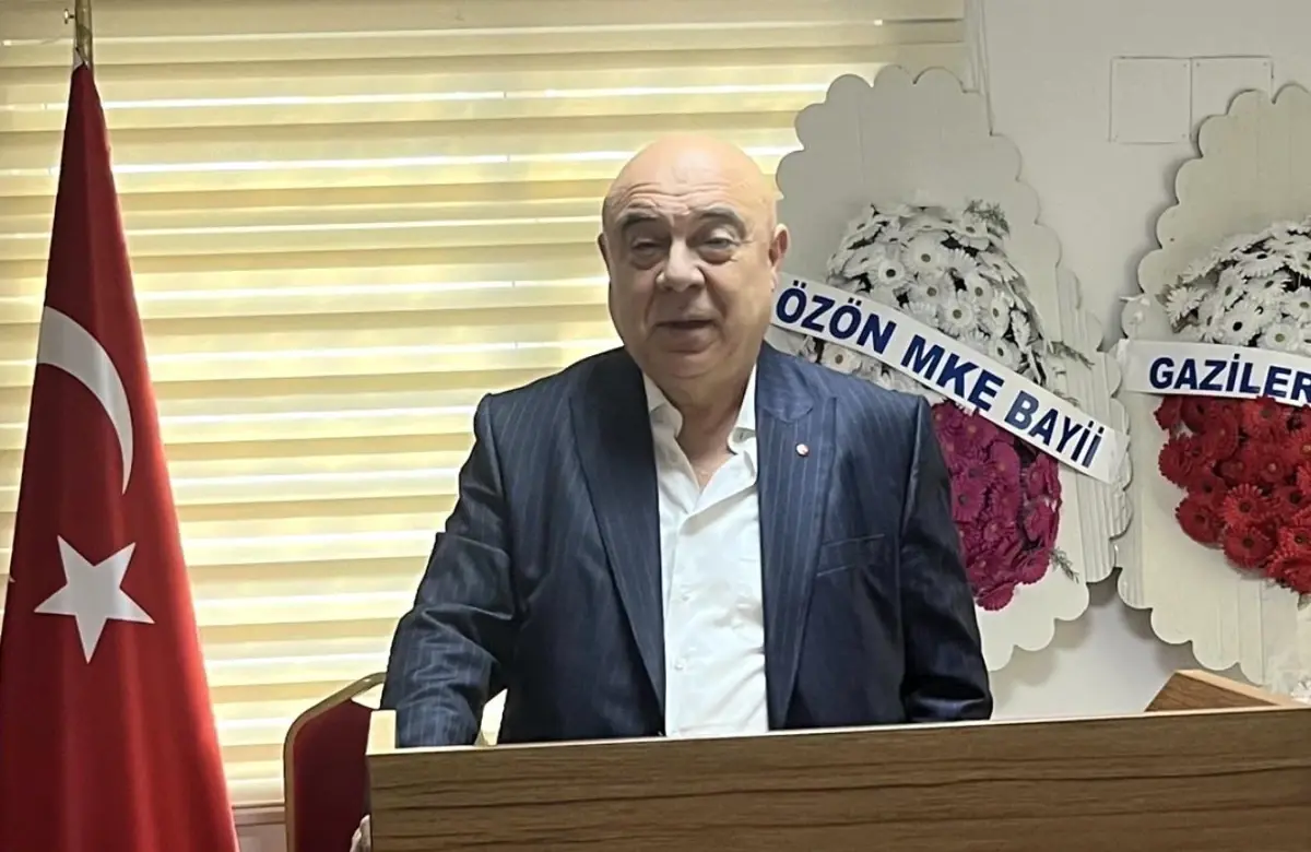 Samsun Bakkallar ve Her Çeşit Bayiler Esnaf Odası'nda başkanlığa Turan Özön seçildi