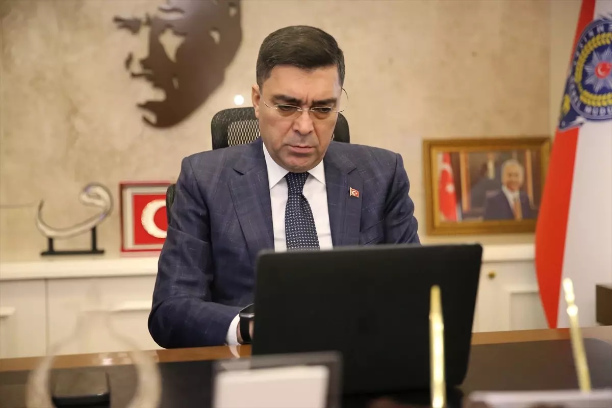 Şanlıurfa İl Emniyet Müdürü Aksoy, AA'nın 'Yılın Kareleri' oylamasına katıldı