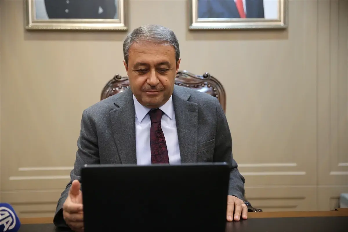 Şanlıurfa Valisi Hasan Şıldak, AA'nın 'Yılın Kareleri' oylamasına katıldı