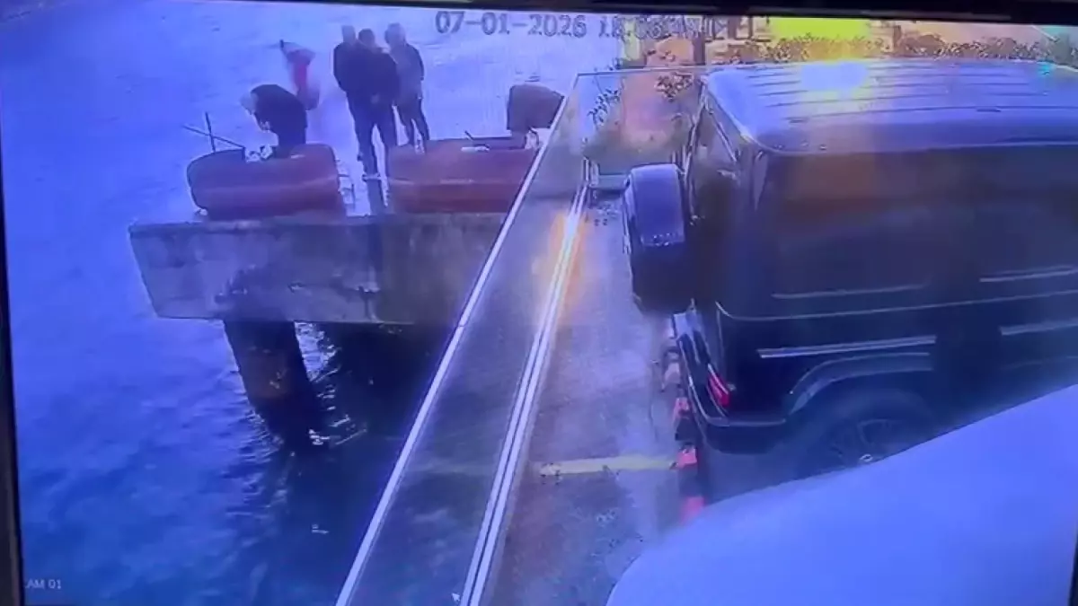 Sarıyer'de hayatını kaybeden motosiklet sürücüsünün denize düştüğü anlar kamerada