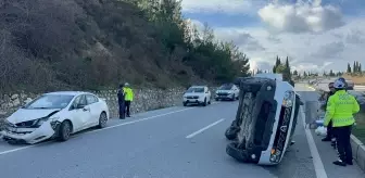 Söke'de iki aracın çarpıştığı kazada sürücüler yaralandı