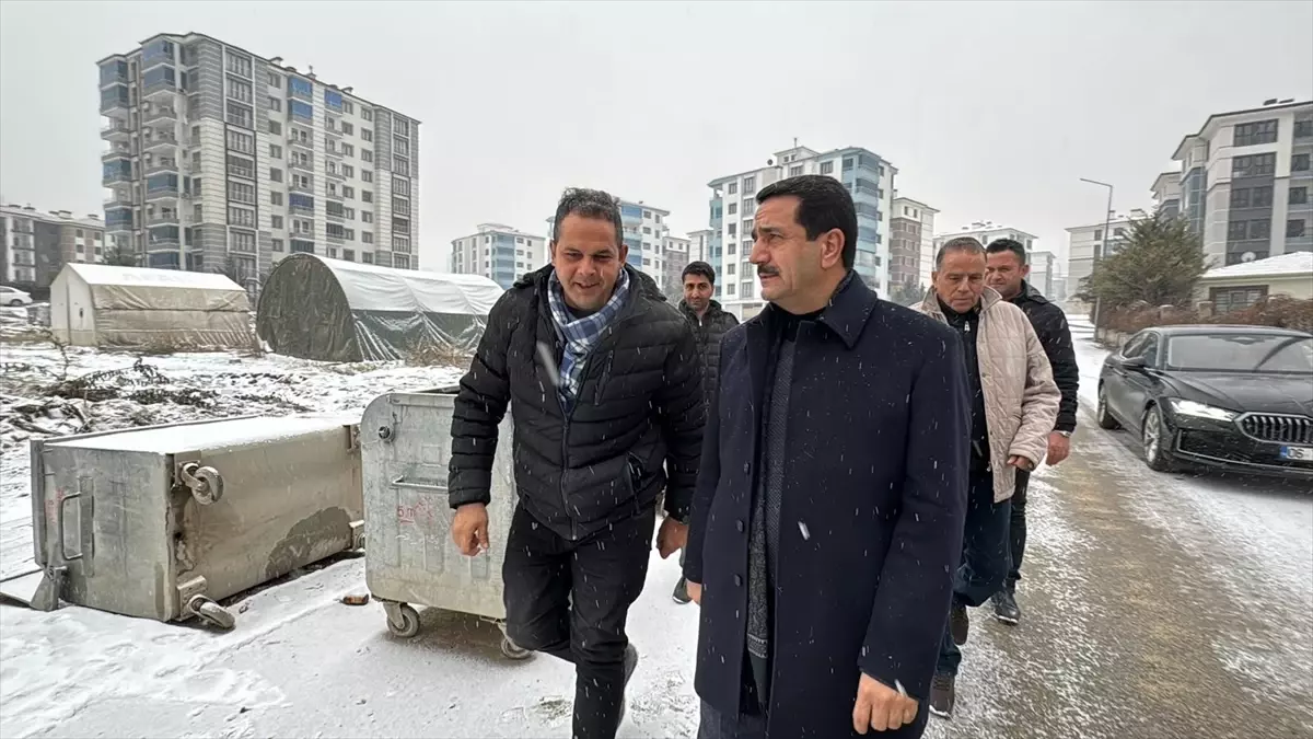 Battalgazi'de karla mücadele çalışmaları sürüyor