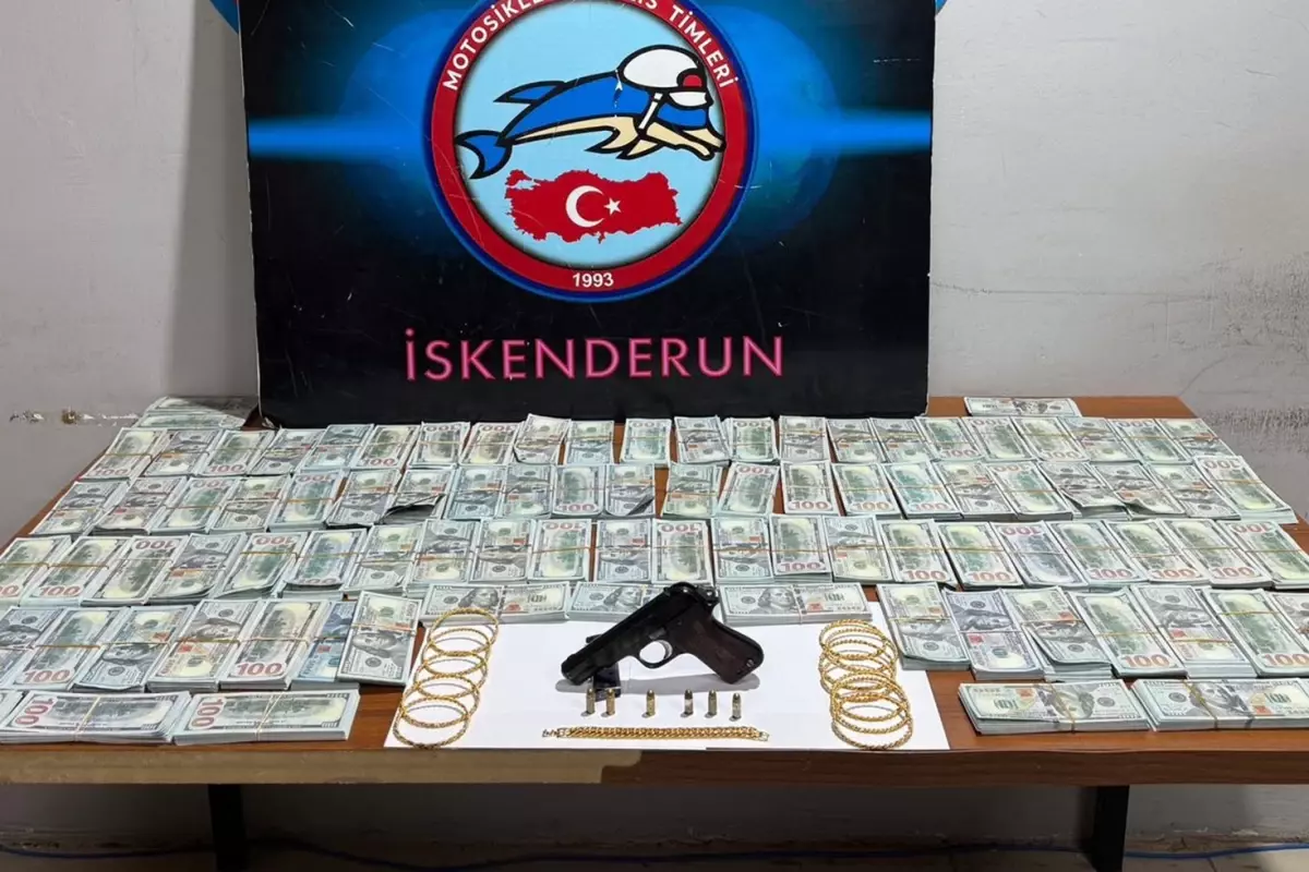 Bu paraların hepsi bir araçtan çıktı, polis hemen el koydu