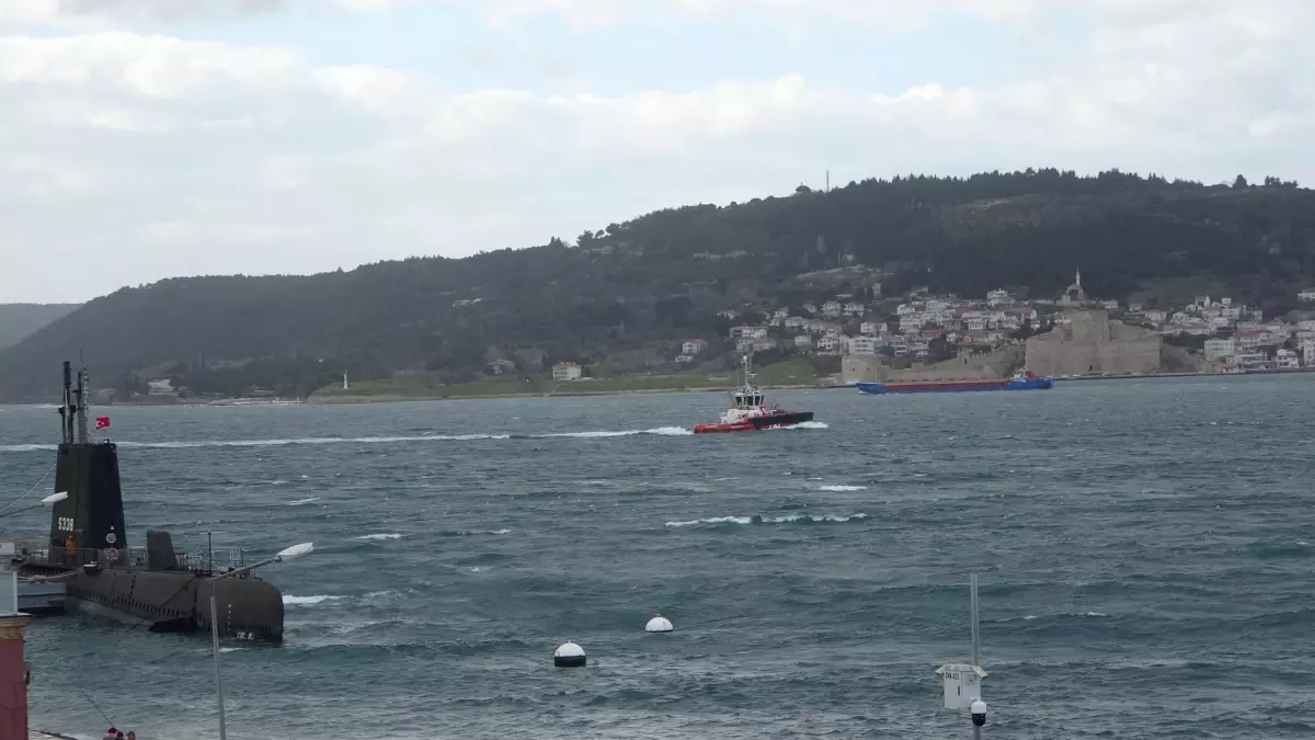 Çanakkale'de Fırtına Nedeniyle Boğaz Trafiği Kapatıldı