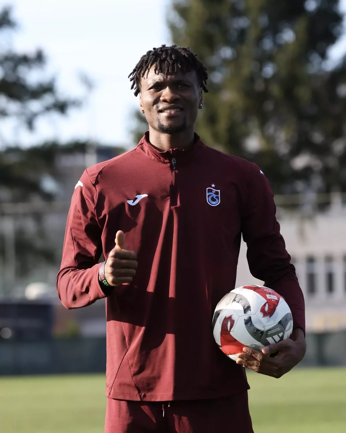 Trabzonspor'un yeni transferi Chibuike Nwaiwu: 'Gelişim iyi bir karar'