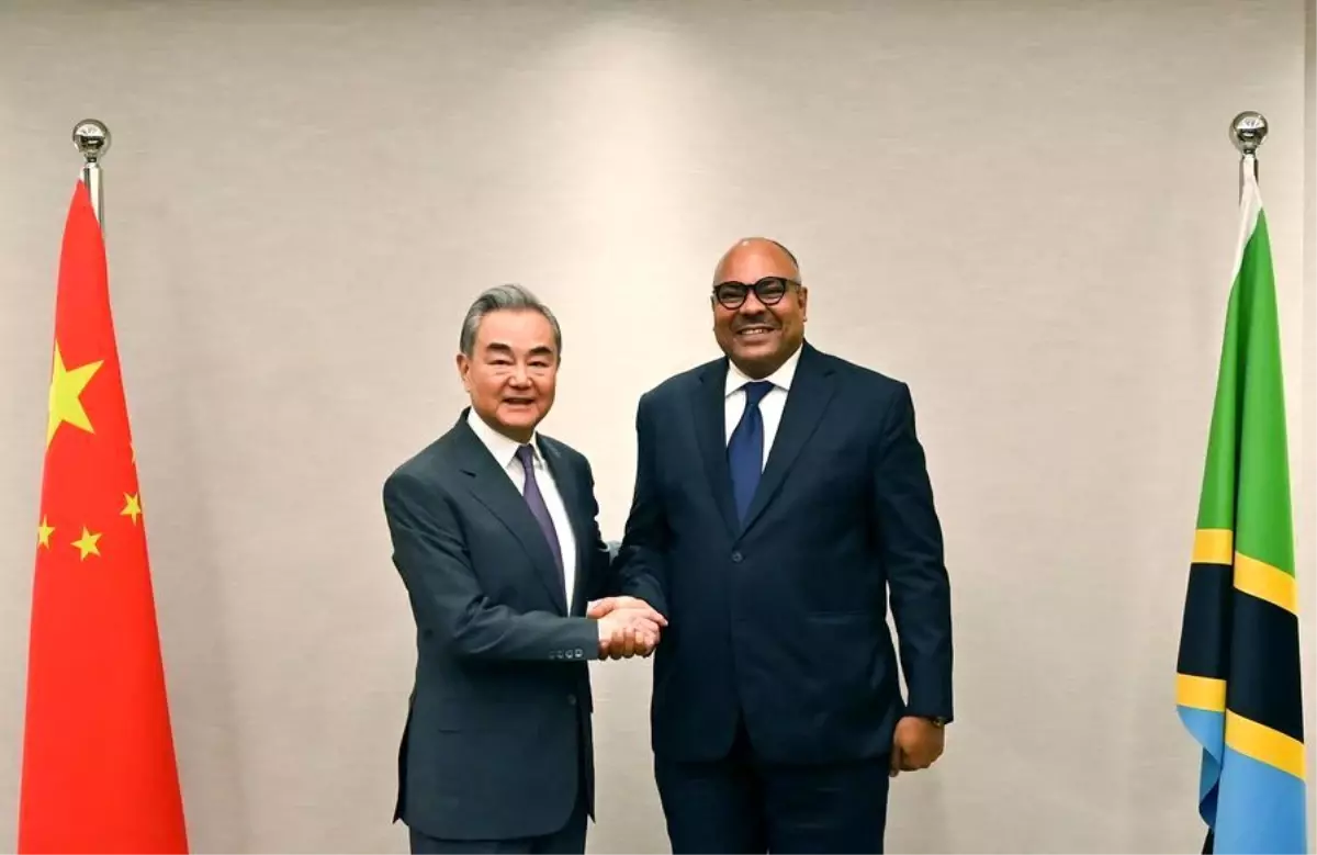 Çin Dışişleri Bakanı Wang, Tanzanyalı Mevkidaşı ile Görüştü
