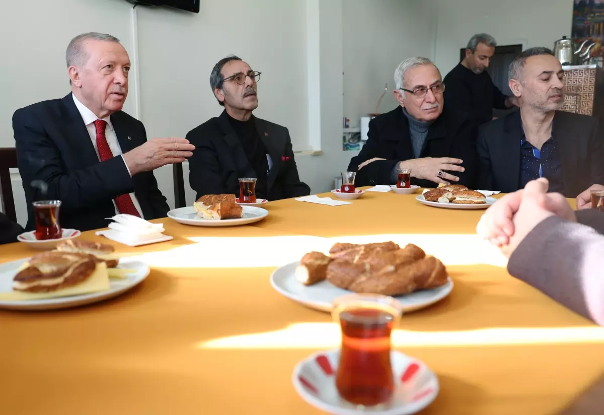 Cumhurbaşkanı Erdoğan, Gazetecilerin Günü'nü Tophane'de Kutladı