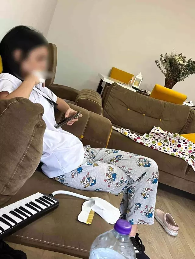 ders saatinde ogrencileri evine goturen ogret 4 19446714 o