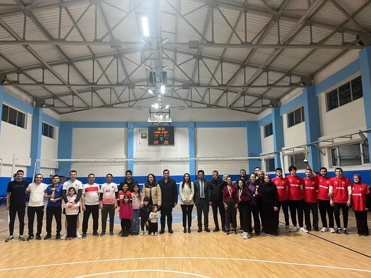 Dodurga'da Güz Dönemi Voleybol Turnuvası sona erdi
