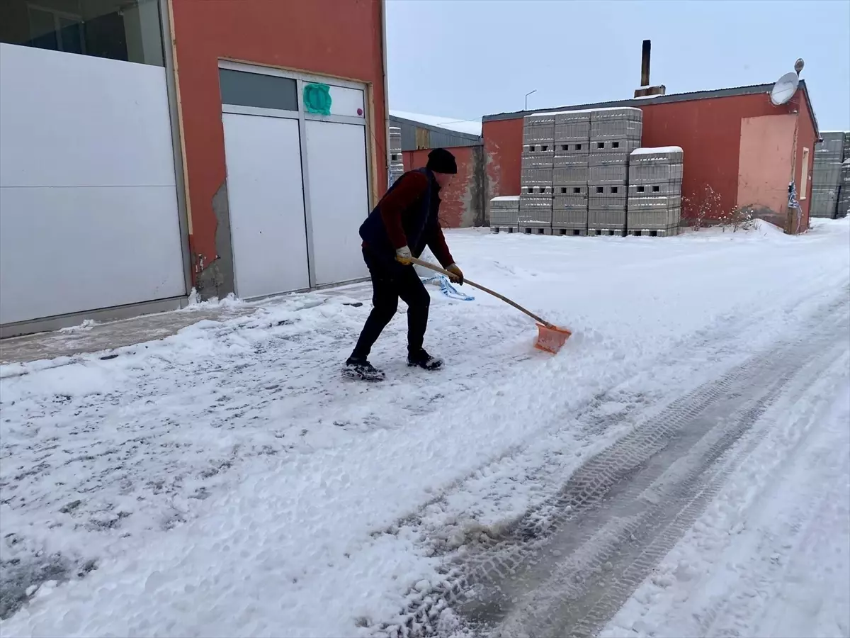 Erzurum, Ardahan, Kars ve Tunceli'de olumsuz hava koşulları etkili oluyor