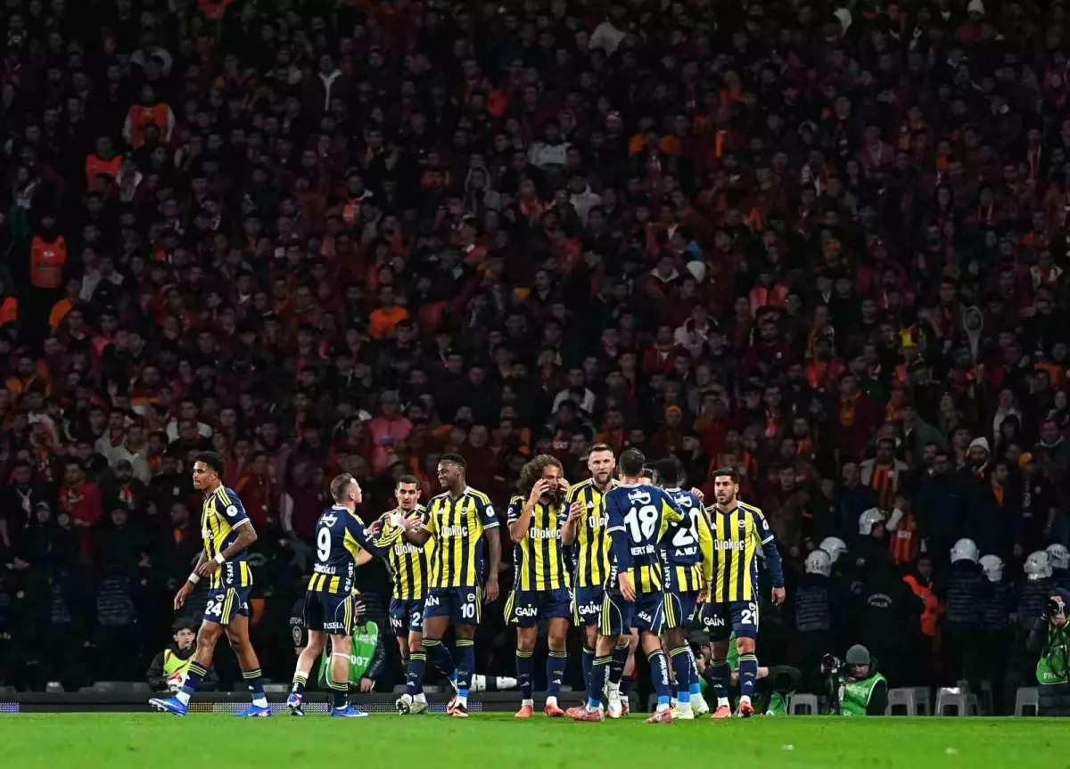 Fenerbahçe, 4 maç sonra Galatasaray'ı mağlup etti