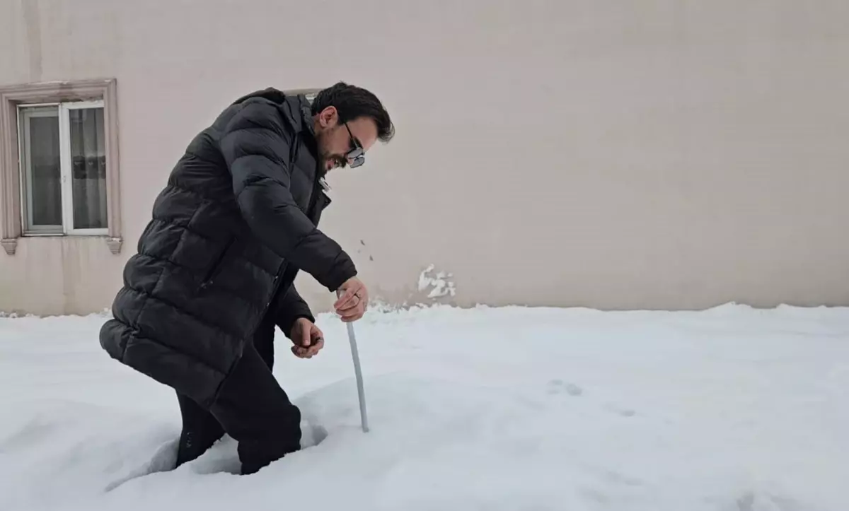 Ardahan'da Kar Kalınlığı 80 Santimi Buldu