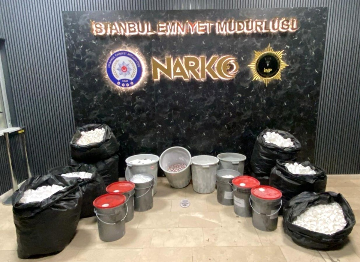 İstanbul'da 591 bin 250 adet sentetik ecza hapı ele geçirildi
