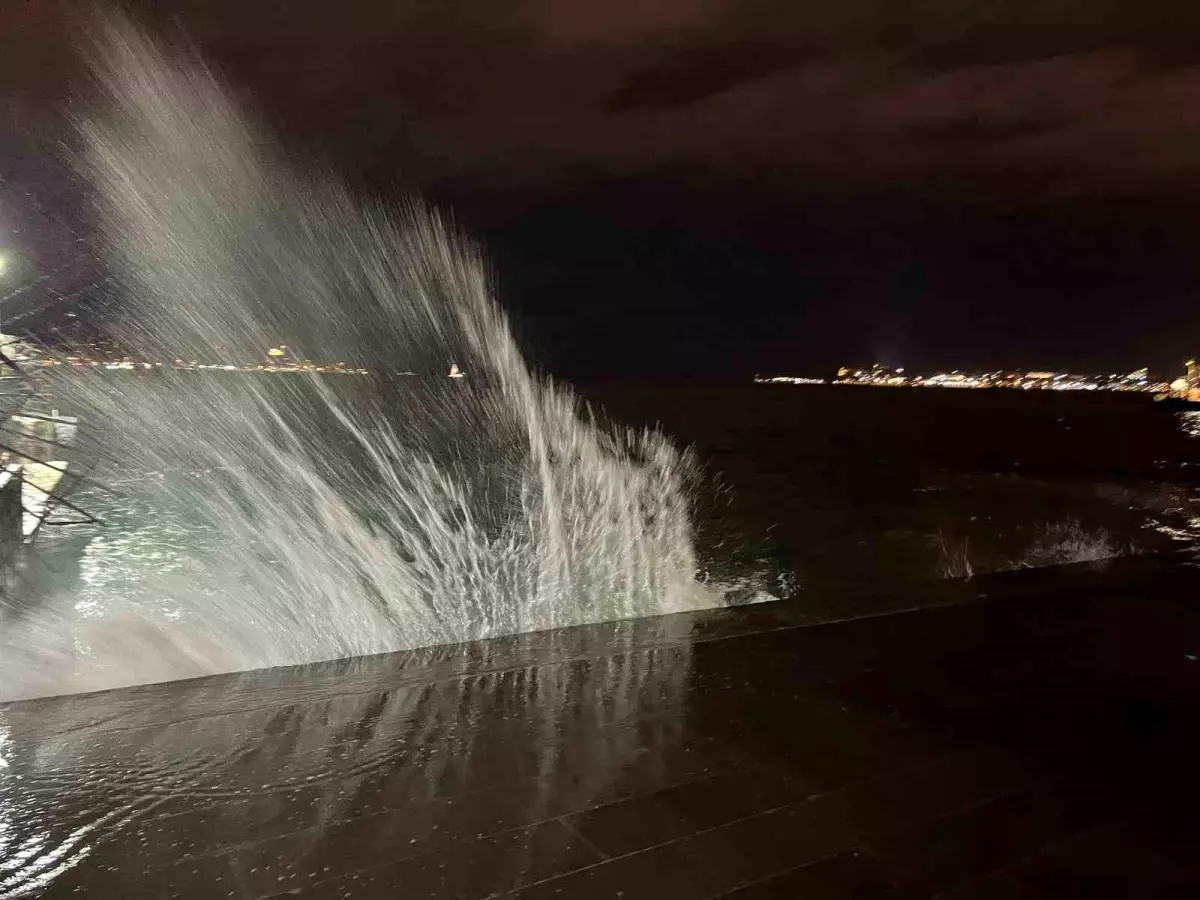 İstanbul'da sabah saatlerinde lodos etkili oldu