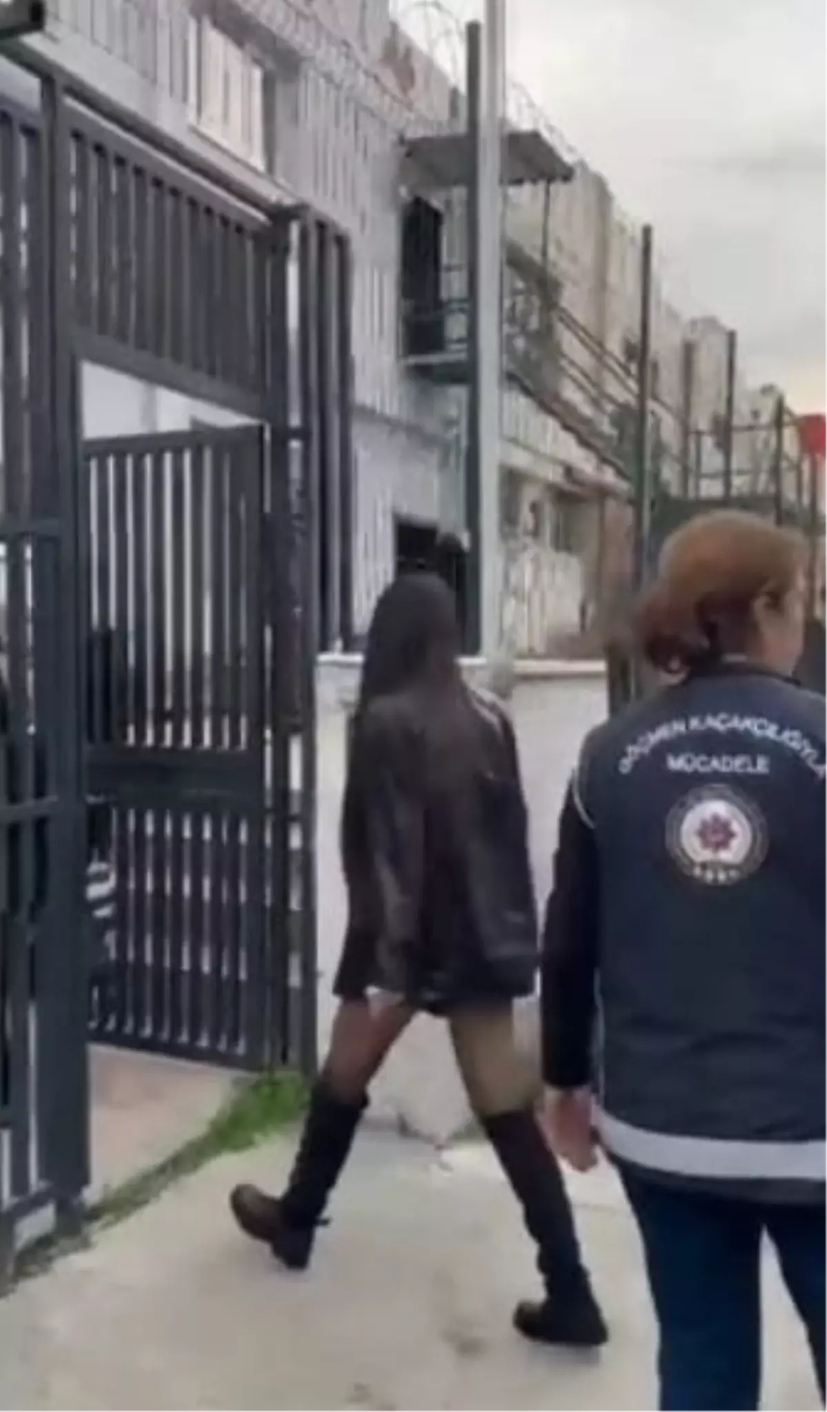 İzmir'de 'İnsan ticareti' operasyonu; 4 tutuklama