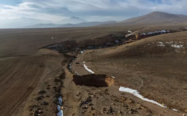 В самом центре города! Обрушение на 15 метров
