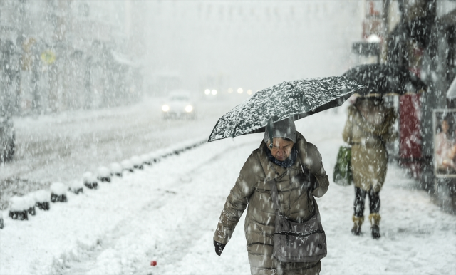 تساقط ثلوج غزيرة قادم! دعوة للعطلة من خبير الأرصاد الجوية إلى والي إسطنبول
