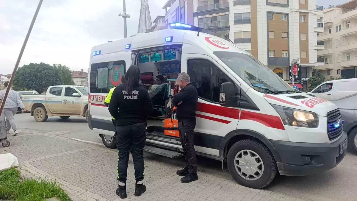 Manavgat'ta motosiklet devrildi: 1 yaralı