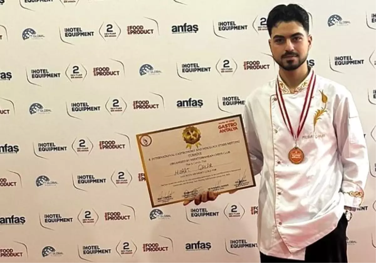 Manisalı Şef Murat Çakar'dan Antalya'da çifte madalya