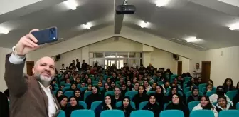 RTÜK Üyesi Davulcu, Çorum'da öğrencilerle dijital çağın fırsat ve risklerini konuştu