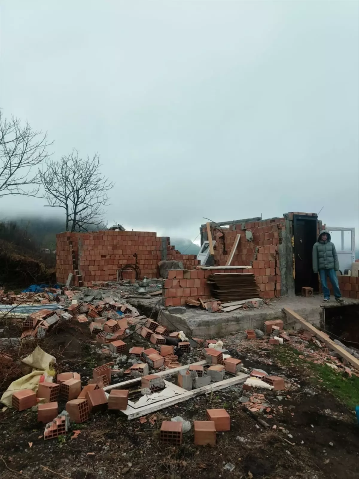 Salıpazarı'nda kuvvetli rüzgar etkili oldu