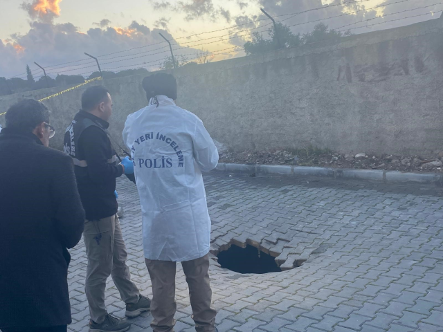 Those who saw what came out of the road collapsed by the rain couldn't believe their eyes