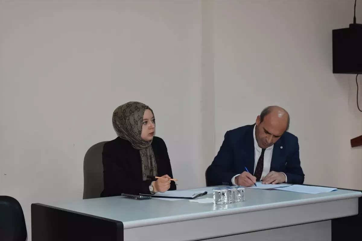 Yeşilyurt Kaymakamı Altın, muhtarlarla toplantı yaptı