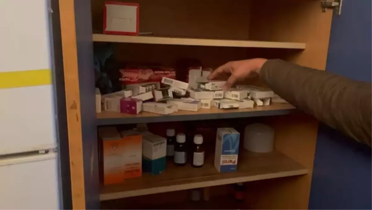 Adana'da ruhsatsız muayenehanede yüzlerce kaçak ilaç ele geçirildi