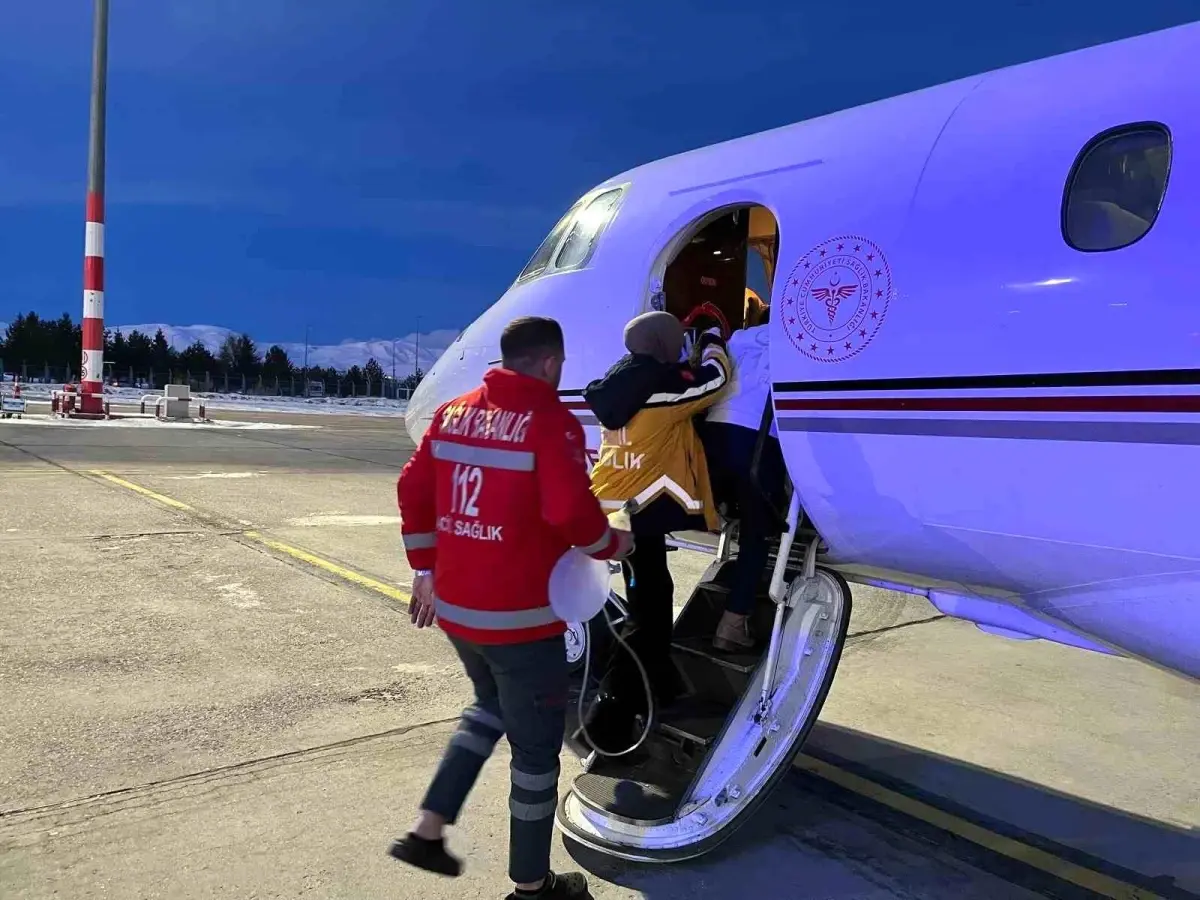 Ağrı'da kalp yetmezliği olan 5 aylık bebek uçak ambulansla Ankara'ya sevk edildi