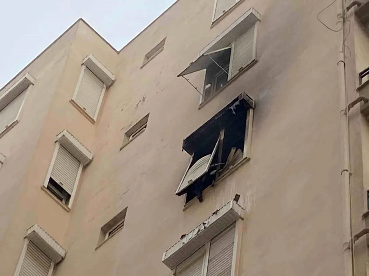 Apartman dairesindeki yangın korkuttu