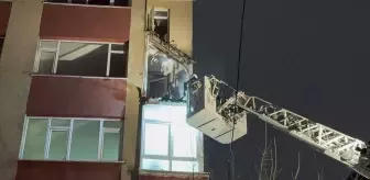 Bahçelievler'de 6 katlı binanın 2 balkonunda çökme meydana geldi