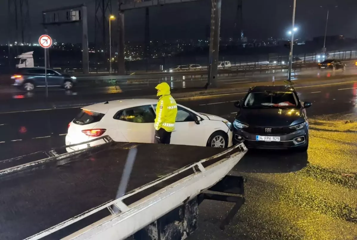 Beylikdüzü E-5'te iki araç çarpıştı: 1 yaralı