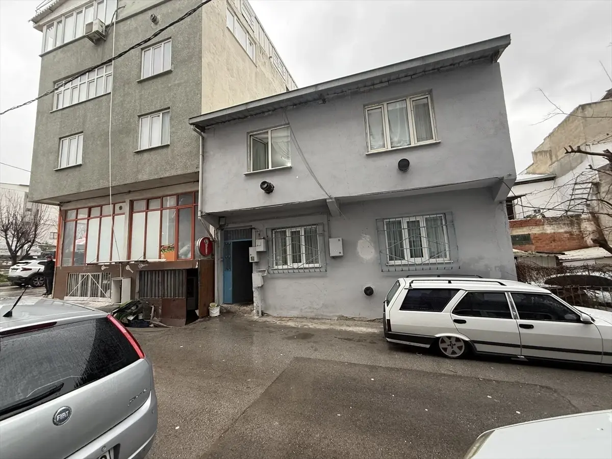 Bursa'da boşanma aşamasındaki eşi tarafından tabancayla vurulan kadın yaralandı