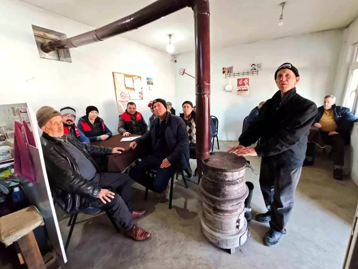 Çiftçiye aşılama çalışmaları, sulama yöntemleri ve desteklemeler anlatıldı