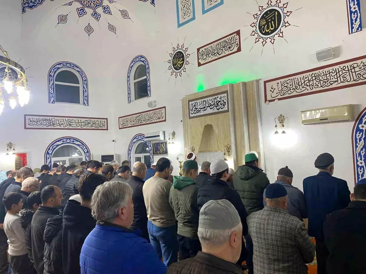 Dede torun, genç yaşlı aynı safta buluştu