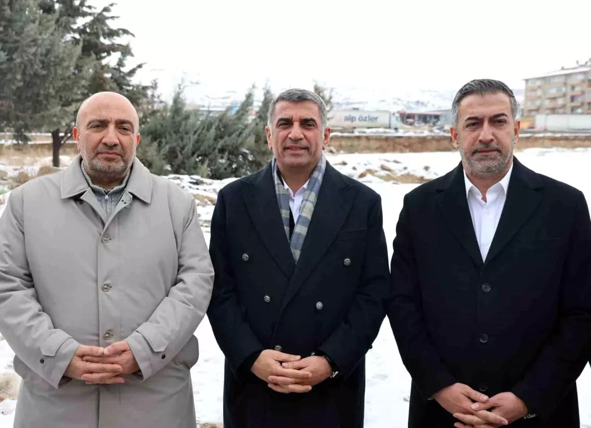 Elazığ'da siyasiler, yeni hastane için tek yumruk oldu