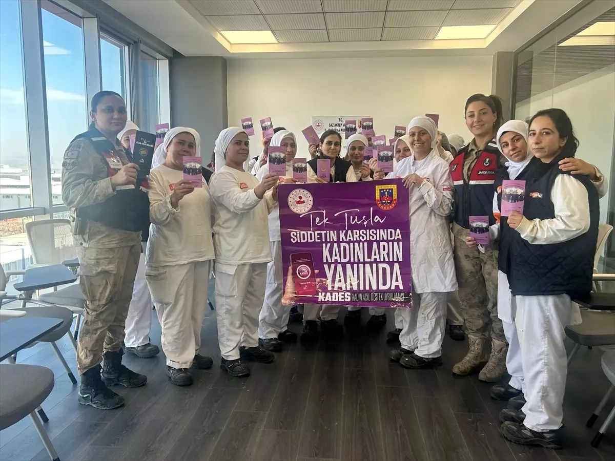 Gaziantep'te jandarma 18 bin 409 kadına KADES'i tanıttı