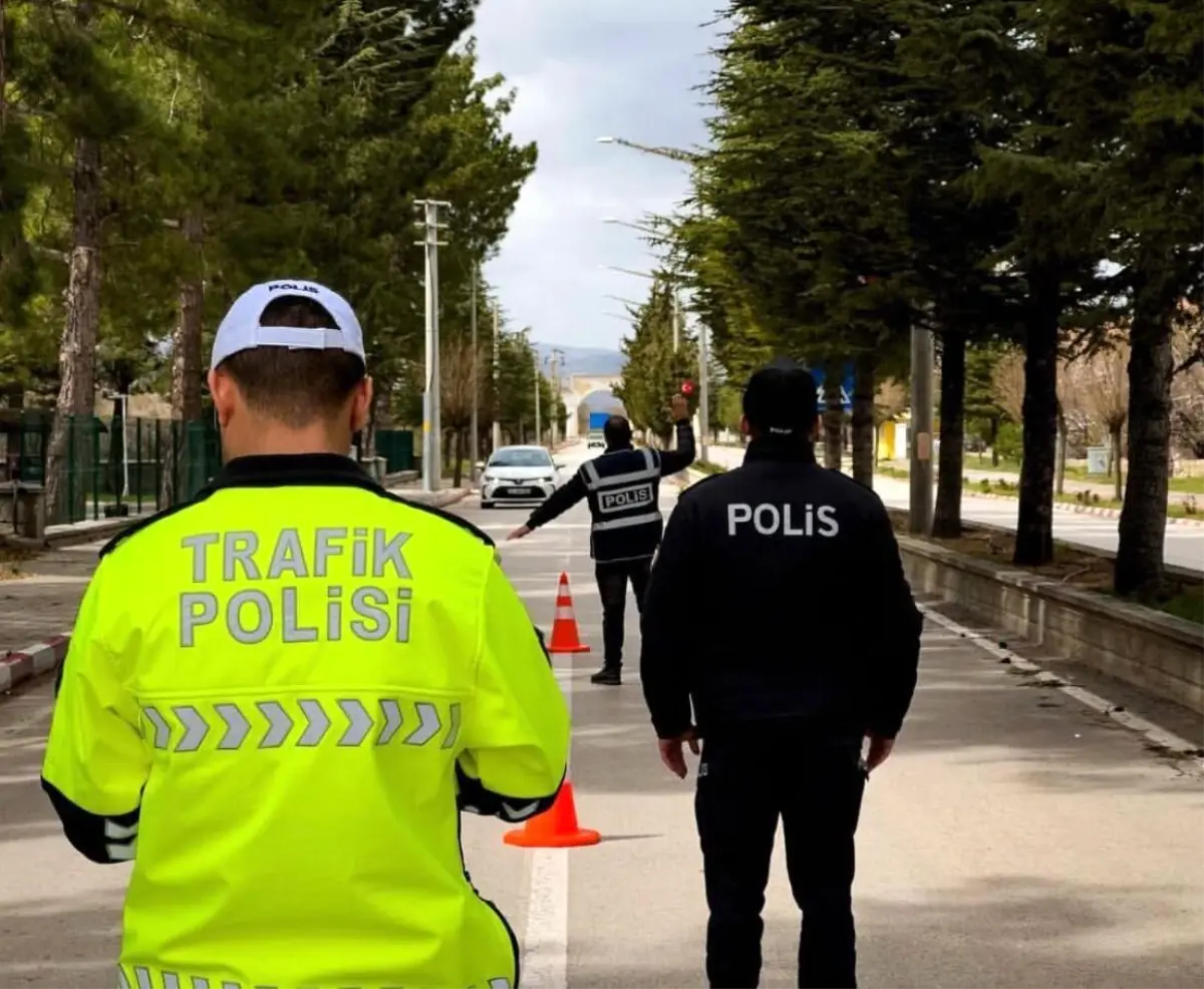 Isparta'da son bir haftalık polis denetimlerinde 52 aranan şahıs yakalandı